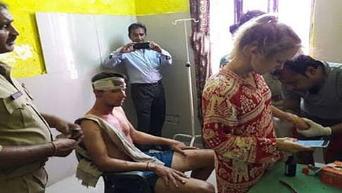 ಆಸ್ಪತ್ರೆಯಲ್ಲಿ ಚಿಕಿತ್ಸೆ ಪಡೆಯುತ್ತಿರುವ ಸ್ವಿಸ್ ಜೋಡಿ