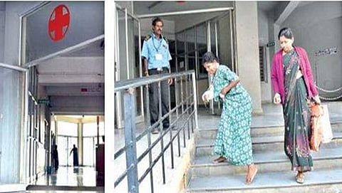 ಕಿಮ್ಸ್ ಆಸ್ಪತ್ರೆಯಲ್ಲಿ ವೈದ್ಯರಿಲ್ಲದ ಕಾರಣ ಚಿಕಿತ್ಸೆ ದೊರಕದೆ ಹೊರ ಬರುತ್ತಿರುವ ರೋಗಿ