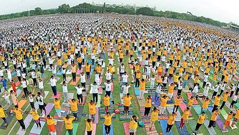 55 ಸಾವಿರ ಜನರಿಂದ ಯೋಗಾಸನ