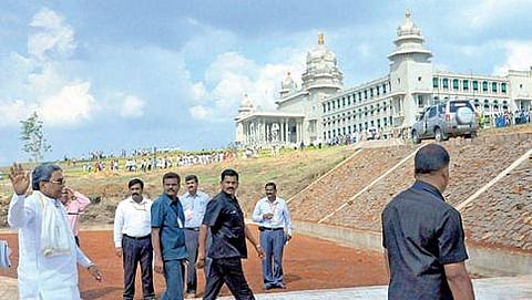ವಿಧಾನಸಭೆ ಅಧಿವೇಶನ ಹಿನ್ನಲೆಯಲ್ಲಿ ಸುವರ್ಣ ವಿಧಾನಸೌಧಕ್ಕೆ ಆಗಮಿಸುತ್ತಿರುವ ಮುಖ್ಯಮಂತ್ರಿ ಸಿದ್ದರಾಮಯ್ಯ