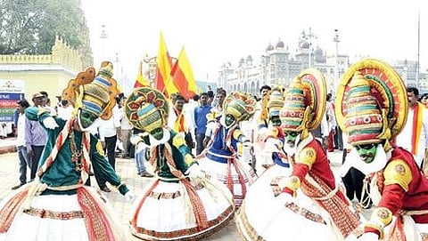 ಮೈಸೂರಿನಲ್ಲಿ ಆರಂಭಗೊಂಡ ಸಾಹಿತ್ಯ ಸಮ್ಮೇಳನದ ಉದ್ಘಾಟನೆ ವೇಳೆ ಸಾಂಸ್ಕೃತಿಕ ಕಾರ್ಯಕ್ರಮ