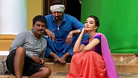 ವಿಲನ್ ಚಿತ್ರದ ಮೊದಲ ಹಾಡಿನ ಚಿತ್ರೀಕರಣದ  ವಿರಾಮದ ವೇಳೆ