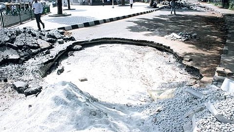 ವಿಧಾನಸೌಧ ಬಳಿ ರಸ್ತೆ ರಿಪೇರಿ ಕಾಮಗಾರಿ