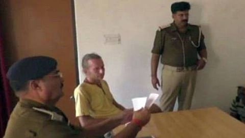 ಉತ್ತರಪ್ರದೇಶ: ಜರ್ಮನ್ ಪ್ರಜೆಗೆ ಹಿಗ್ಗಾಮುಗ್ಗಾ ಥಳಿಸಿದ ರೈಲ್ವೇ ಗುತ್ತಿಗೆದಾರ