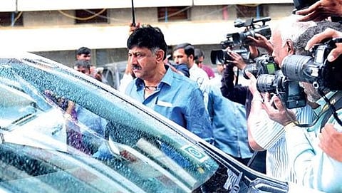 ಐಟಿ ಇಲಾಖೆ ಮುಂದೆ ಹಾಜರಾದ ಡಿ.ಕೆ.ಶಿವಕುಮಾರ್ ಮತ್ತು ಅವರ ಕುಟುಂಬದವರು