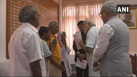 ಸಂತ್ರಸ್ತರೊಂದಿಗೆ ನರೇಂದ್ರ ಮೋದಿ