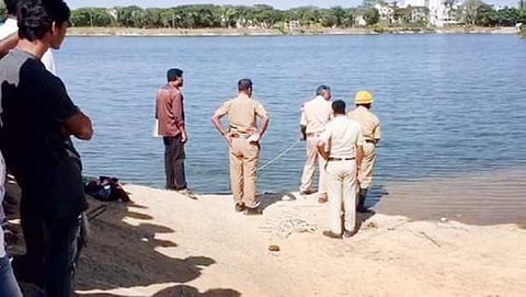 ಕೆರೆಯಲ್ಲಿ ಮುಳುಗಿ ಇಬ್ಬರು ಶಾಲಾ ವಿದ್ಯಾರ್ಥಿಗಳು ಸಾವು