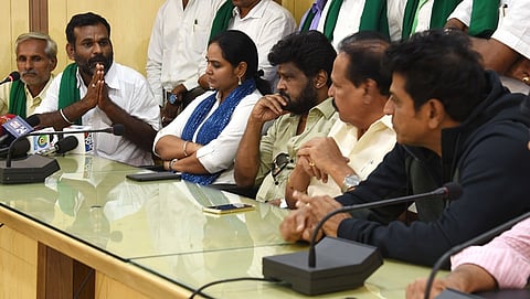 ಚಲನಚಿತ್ರ ವಾಣಿಜ್ಯ ಮಂಡಳಿಯಲ್ಲಿ ನಡೆದ ಸುದ್ದಿಗೋಷ್ಠಿಯಲ್ಲಿ ವೀರೇಶ್ ಸೊಬರದಮಠ