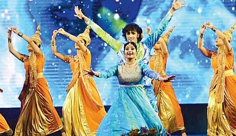 ಮೈಸೂರಿನಲ್ಲಿ ನಡೆದ ಸಮಾರೋಪ ಸಮಾರಂಭದಲ್ಲಿ ನೃತ್ಯ ಪ್ರದರ್ಶನ