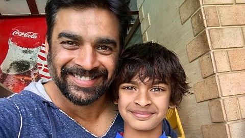 ಪುತ್ರ ವೇದಾಂತ್ ನೊಂದಿಗೆ ನಟ ಮಾಧವನ್ (ಕೃಪೆ: ಮಾಧವನ್ ಟ್ವಿಟ್ಟರ್ ಖಾತೆ)