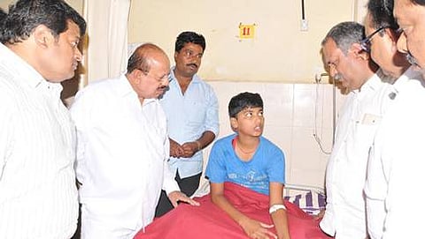 ಅಸ್ವಸ್ಥ ವಿದ್ಯಾರ್ಥಿಯಿಂದ
