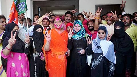 ಲಖನೌನಲ್ಲಿ ಮುಸ್ಲಿಂ ಬಿಜೆಪಿ ಬೆಂಬಲಿಗರ ವಿಜಯೋತ್ಸವ