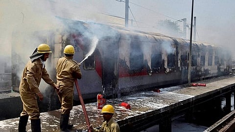 ಆಗ್ರಾ: ಕಂಟೋನ್ಮೆಂಟ್ ರೈಲ್ವೆ ನಿಲ್ದಾಣದ ಬಳಿ ಅವಳಿ ಸ್ಫೋಟ