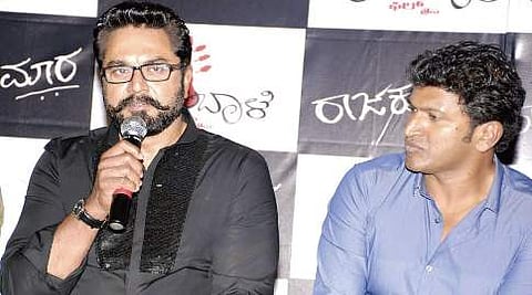 'ರಾಜಕುಮಾರ' ಸಿನೆಮಾ ಆಡಿಯೋ ಬಿಡುಗಡೆಯಲ್ಲಿ ನಟ ಶರತ್ ಕುಮಾರ್ ಮತ್ತು ಪುನೀತ್ ರಾಜಕುಮಾರ್