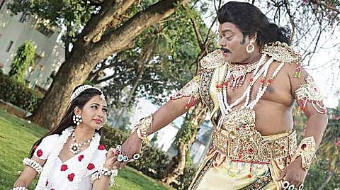 'ಕನಕ' ಸಿನೆಮಾದಲ್ಲಿ ಸಾಧುಕೋಕಿಲಾ ಮತ್ತು ಮಾನ್ವಿತಾ