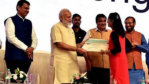 ಲಕ್ಕಿ ಗ್ರಾಹಕ ಯೋಜನೆಯ ಮೊದಲ ವಿಜೇತರನ್ನು ಸನ್ಮಾನಿಸಿದ ಪ್ರಧಾನಿ.
