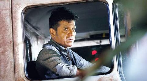'ಟಗರು' ಸಿನೆಮಾಗಾಗಿ ಟ್ರಕ್ ಓಡಿಸಿದ ಶಿವಣ್ಣ