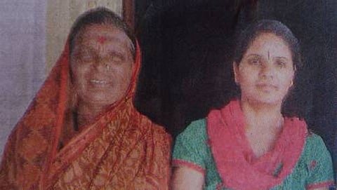 ತಾಯಿ ಶಾಂತಮ್ಮನೊಂದಿಗೆ ಶರಣಮ್ಮ