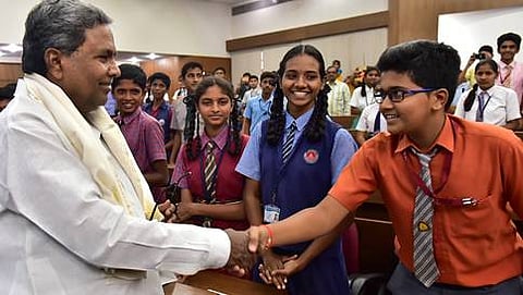 ಸಿದ್ದರಾಮಯ್ಯ ಜೊತೆ ಶಾಲಾ ವಿದ್ಯಾರ್ಥಿಗಳ ಸಂವಾದ
