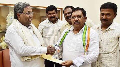 ಮುಖ್ಯಮಂತ್ರಿ ಸಿದ್ದರಾಮಯ್ಯ ಅವರಿಗೆ ರಾಜಿನಾಮೆ ಪತ್ರ ಸಲ್ಲಿಸಿದ ಪರಮೇಶ್ವರ್
