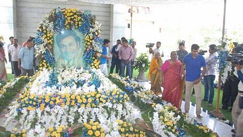 ಡಾ.ರಾಜ್ ಕುಮಾರ್ ಸಮಾಧಿ