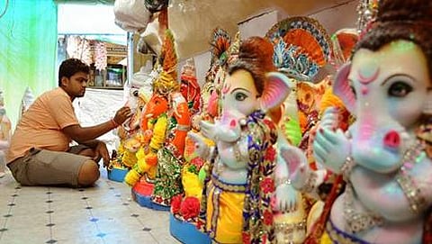 ಪ್ಲಾಸ್ಟರ್ ಆಫ್ ಪ್ಯಾರಿಸ್ ಗಣೇಶ ವಿಗ್ರಹಗಳು