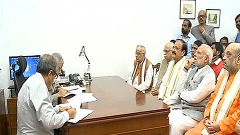 ನಾಮಪತ್ರ ಸಲ್ಲಿಸಿದ ವೆಂಕಯ್ಯ ನಾಯ್ಡು