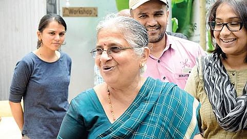 ಮೆಟ್ರೊ ಸಿಬ್ಬಂದಿಗಳ ಜೊತೆ ಇನ್ಫೋಸಿಸ್ ಫೌಂಡೇಶನ್ ಅಧ್ಯಕ್ಷೆ ಸುಧಾ ಮೂರ್ತಿ