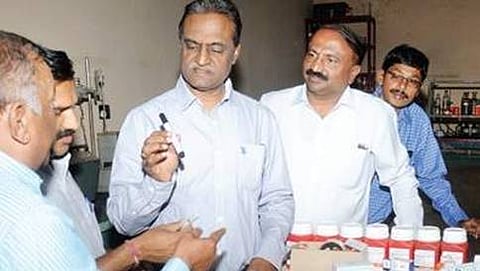 ಮೈಸೂರು ಪೇಂಟ್ಸ್‌ ಅಂಡ್‌ ವಾರ್ನಿಷ್‌ ಲಿಮಿಟೆಡ್‌ಗೆ ಭೇಟಿ  ನೀಡಿದ ಚುನಾವಣಾ ಆಯುಕ್ತ ಟಿ.ಎಸ್ ಶ್ರೀನಿವಾಸಾಚಾರಿ