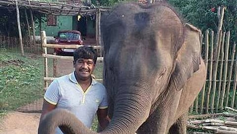 ಆನೆಯೊಂದಿಗೆ ಈ ಹಿಂದೆ ಫೋಟೋ ತೆಗೆದುಕೊಂಡಿದ್ದ ಅಭಿಲಾಷ್