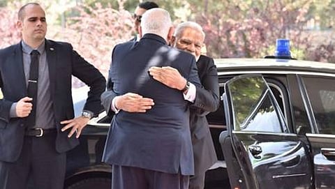 ನರೇಂದ್ರ ಮೋದಿ - ರುವೆನ್‌ ರಿವಿನ್‌