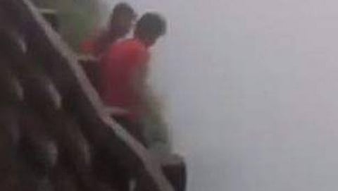 ಕಂದಕಕ್ಕೆ ಯುವಕರು ಹಾರುವುದಕ್ಕೆ ಮುನ್ನ