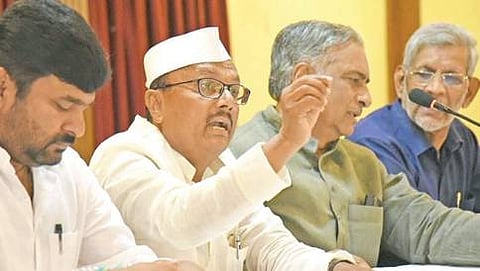 ಸುದ್ದಿಗೋಷ್ಠಿಯಲ್ಲಿ ಬಸವರಾಜ ಹೊರಟ್ಟಿ, ವಿನಯ ಕುಲಕರ್ಣಿ, ಬಿ.ಆರ್ ಪಾಟೀಲ ಮತ್ತು ಜಾಮದಾರ್