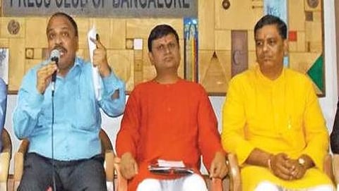 ಸುದ್ದಿಗೋಷ್ಠಿಯಲ್ಲಿ ಸನಾತನ ಸಂಸ್ಥೆ ಸದಸ್ಯರು