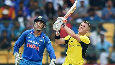 ಮಹೇಂದ್ರ ಸಿಂಗ್ ಧೋನಿ, ಡೇವಿಡ್ ವಾರ್ನರ್