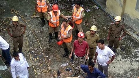 ಸಿಬ್ಬಂದಿಯಿಂದ ರಕ್ಷಣಾ ಕಾರ್ಯಾಚರಣೆ