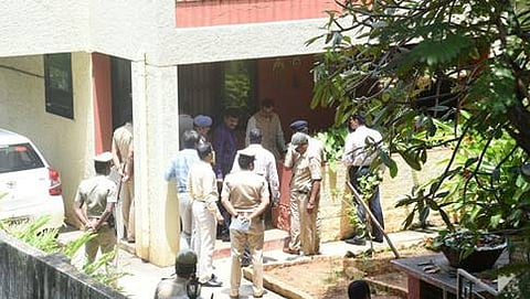 ಗೌರಿ ಲಂಕೇಶ್ ಮನೆಯಲ್ಲಿ ಎಸ್ಐಟಿ ಅಧಿಕಾರಿಗಳು