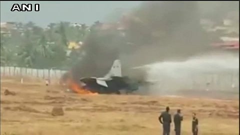 ಗೋವಾ: ಮಿಗ್ ಏರ್ ಕ್ರಾಫ್ಟ್ ನಲ್ಲಿ ಆಕಸ್ಮಿಕ ಬೆಂಕಿ, ರನ್ ವೇ ಸ್ತಬ್ಧ