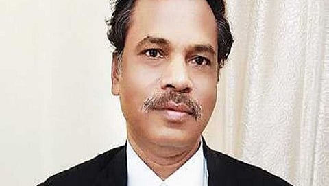 ಎಸ್.ಬಿ ವಸ್ತ್ರಮಠ್