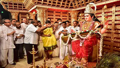 ಮಂಗಳೂರು ದಸರಾಗೆ ಮುಖ್ಯಮಂತ್ರಿ ಕುಮಾರಸ್ವಾಮಿ ಚಾಲನೆ