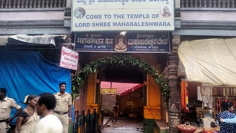 ಗೋಕರ್ಣದ ಮಹಾಬಲೇಶ್ವರ ದೇವಾಲಯದಲ್ಲೂ ಇನ್ಮೇಲೆ ವಸ್ತ್ರಸಂಹಿತೆ ಜಾರಿ!