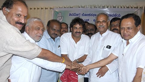ಮಧು ಬಂಗಾರಪ್ಪ ನಾಮಪತ್ರ ಸಲ್ಲಿಸುವ ಮುನ್ನ ಒಗ್ಗಟ್ಟು ಪ್ರದರ್ಶಿಸಿದ ಕಾಂಗ್ರೆಸ್, ಜೆಡಿಎಸ್ ನಾಯಕರು