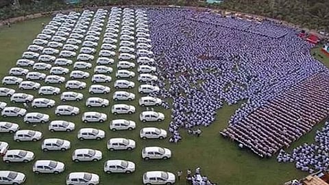 ಕಳೆದ ವರ್ಷ ಕಾರು ಗಿಫ್ಟ್ ನೀಡಿದ ಚಿತ್ರ