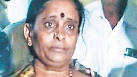ಅನಾಥ ಮಗು ಉಳಿಸಿಕೊಳ್ಳಲು ಸಾಕು ತಾಯಿ ಪರದಾಟ: ಕೊನೆಗೂ ದಕ್ಕಿತು ಗೆಲುವು!