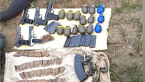 ಉಗ್ರನಿಂದ ವಶಪಡಿಸಿಕೊಂಡ ಶಸಾಸ್ತ್ರಗಳು