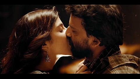 ಭೈರವ ಗೀತದಲ್ಲಿ ಧನಂಜಯ್ ಮತ್ತು ಇರಾ ಮೊರ್