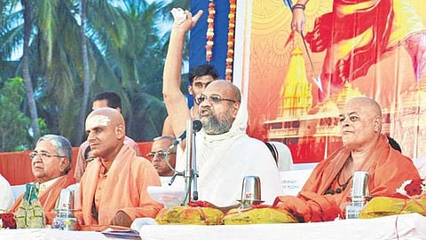 ಅಯೋಧ್ಯೆ ರಾಮ ಮಂದಿರ ವಿವಾದ: ನಮ್ಮ ತಾಳ್ಮೆಯನ್ನು ಪರೀಕ್ಷಿಸದಿರಿ- ಕೇಂದ್ರಕ್ಕೆ ಶ್ರೀಗಳ ಎಚ್ಚರಿಕೆ