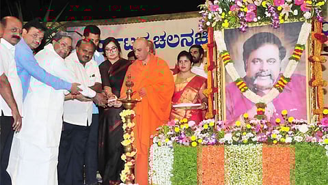 ಅಂಬೇಡ್ಕರ್ ಭವನದಲ್ಲಿ ನಡೆದ ಅಂಬರೀಷ್ ಶ್ರದ್ಧಾಂಜಲಿ ಕಾರ್ಯಕ್ರಮ