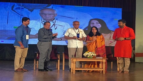 ಮಂಗಳೂರು ಲಿಟ್ ಫೆಸ್ಟ್: ಸನ್ಮಾದ ಚೆಕ್ ಕಲ್ಲಡ್ಕ ಶಾಲೆಗೆ ದೇಣಿಗೆ-ಎಸ್ಎಲ್ ಭೈರಪ್ಪ