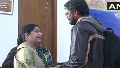 ಹಮೀದ್ ಅನ್ಸಾರಿ ಮತ್ತು ಸುಷ್ಮಾ ಸ್ವರಾಜ್